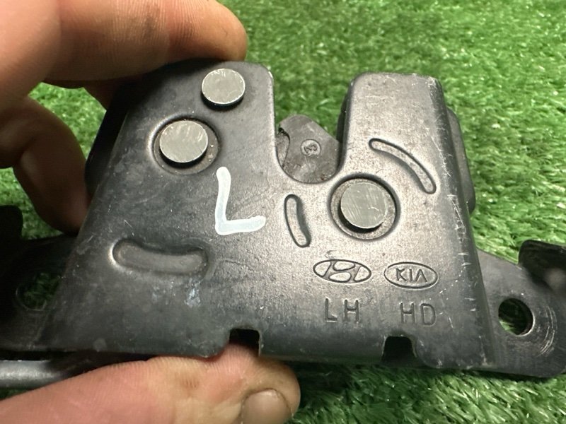 Замок(защёлка) заднего сиденья Hyundai Elantra 4 HD 06-11 2007