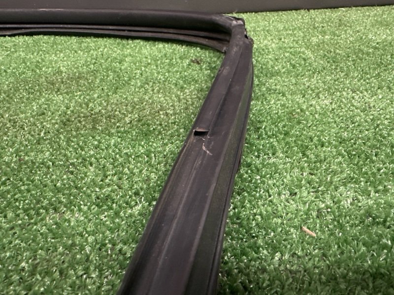 Уплотнитель стекла направляющий Hyundai Elantra 4 HD 06-11 2007