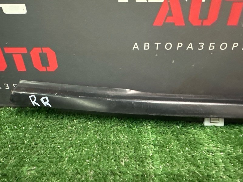 Уплотнитель стекла наружный (Бархотка) Hyundai Elantra 4 HD 06-11 2007