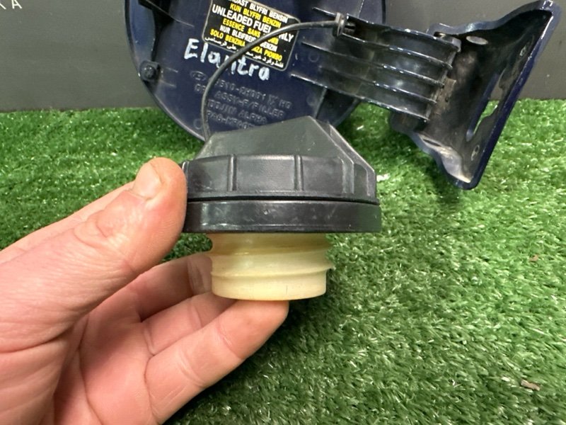 Лючок бензобака с крышкой Hyundai Elantra 4 HD 06-11 2007