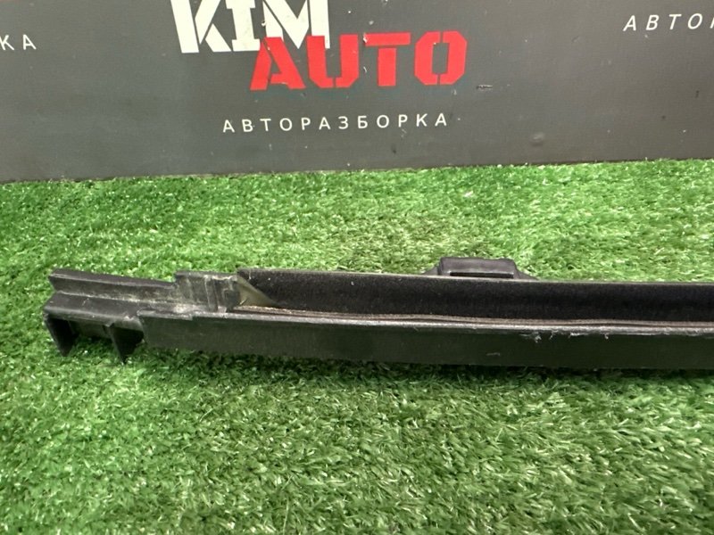 Направляющая стекла двери Hyundai Elantra 4 HD 06-11 2007