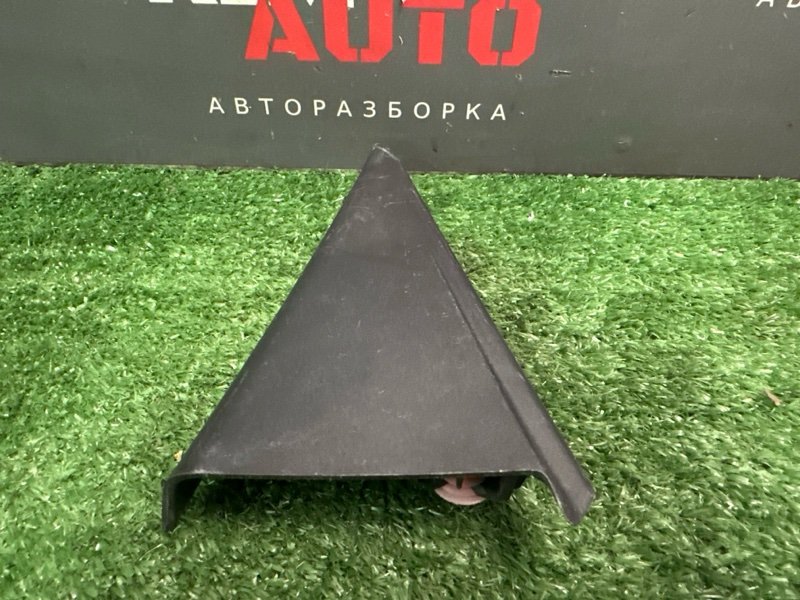 Накладка двери треугольник Hyundai Elantra HD 2008