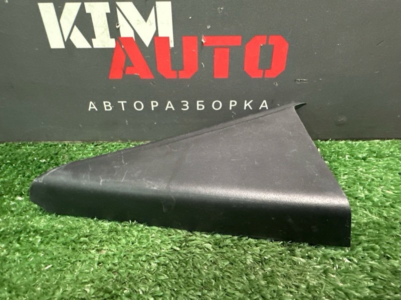 Накладка двери треугольник Hyundai Elantra HD 2008