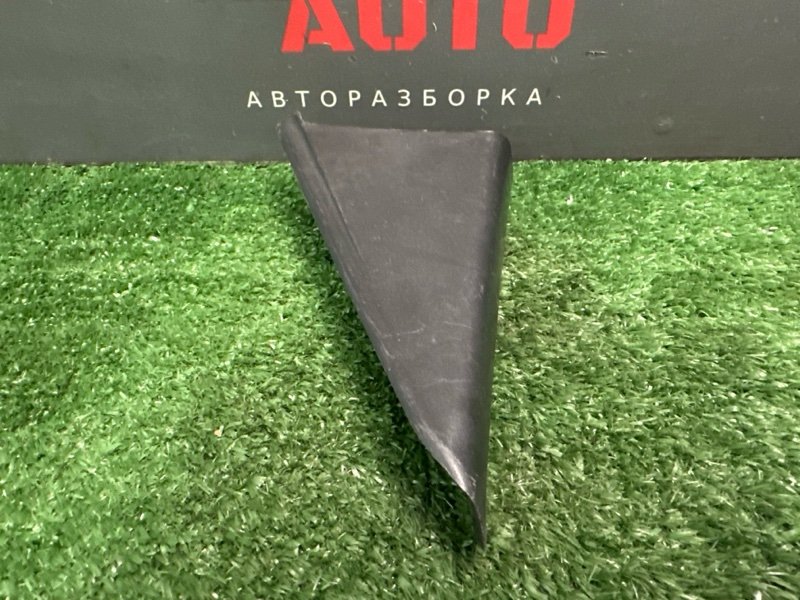 Накладка двери треугольник Hyundai Elantra HD 2008