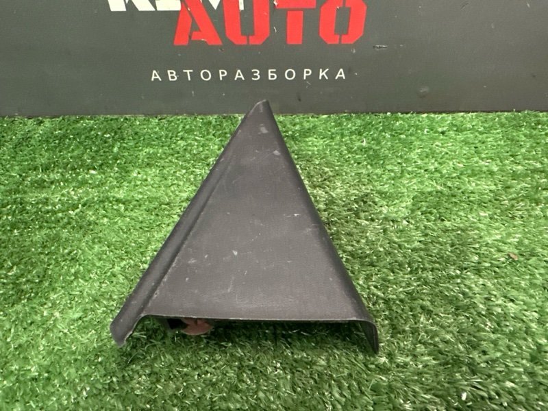Накладка двери треугольник Hyundai Elantra HD 2008