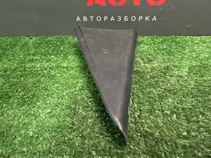 Накладка двери треугольник Hyundai Elantra 4 HD 06-11 2007