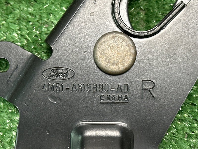 Петля сиденья Ford Focus 2 2009 HB