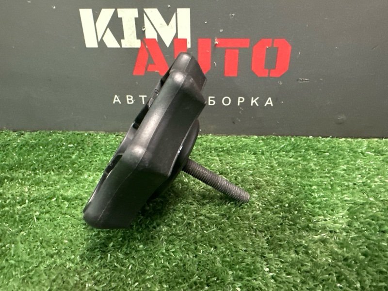 Болт крепления запасного колеса Volkswagen Polo 5 2013