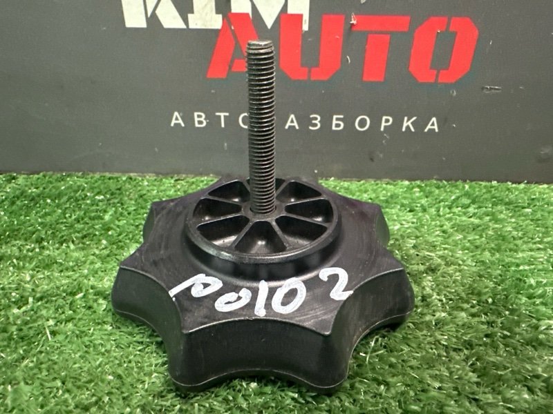 Болт крепления запасного колеса Volkswagen Polo 5 2013