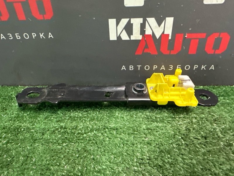 Механизм регулировки ремня безопасности Hyundai ix35 2011