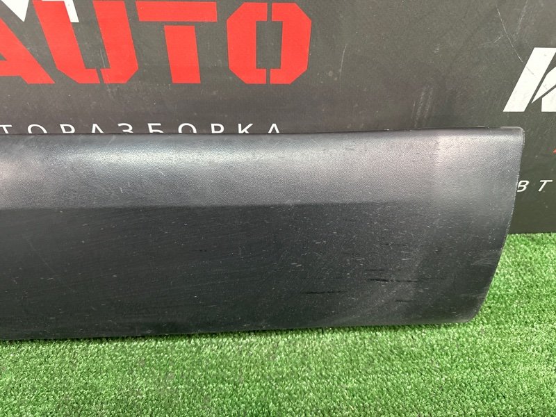 Накладка порога наружная Skoda Yeti 2014