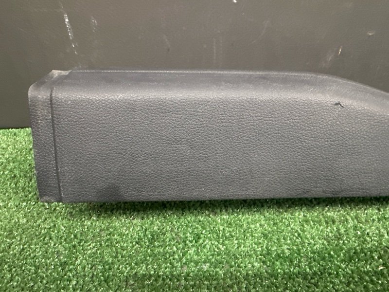 Накладка порога внутренняя Skoda Yeti 2014