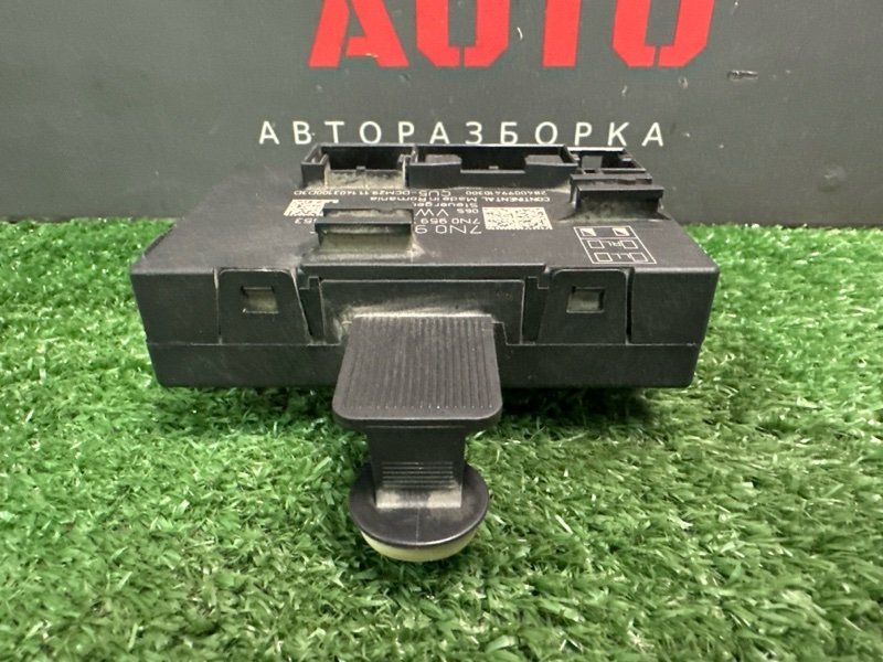 Блок комфорта двери Skoda Yeti 2014