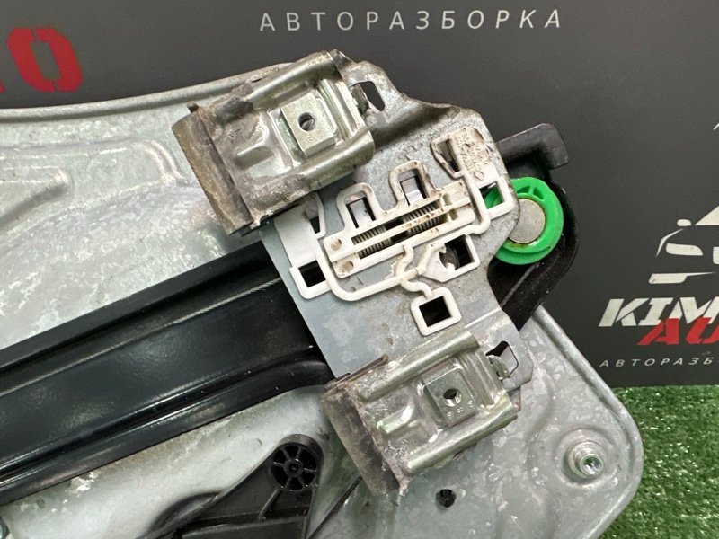 Механизм стеклоподъёмника Skoda Yeti 2014