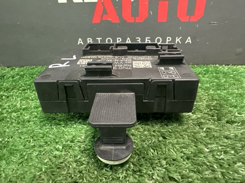 Блок комфорта двери Skoda Yeti 2014