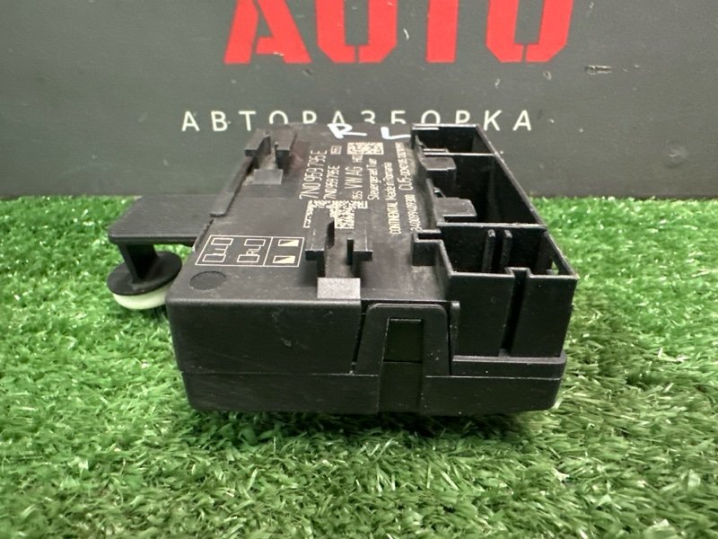 Блок комфорта двери Skoda Yeti 2014