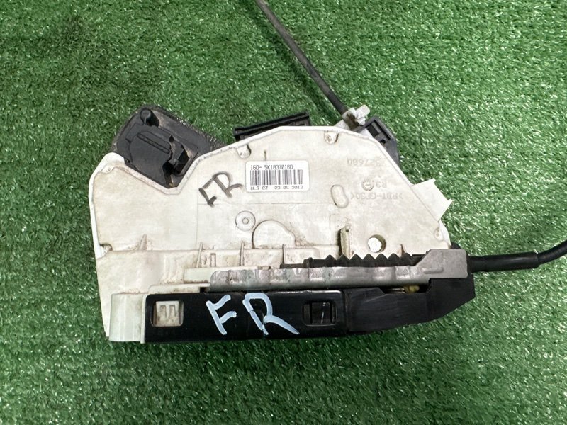 Замок двери Skoda Yeti 2014