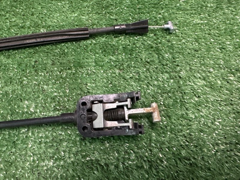 Замок двери Skoda Yeti 2014