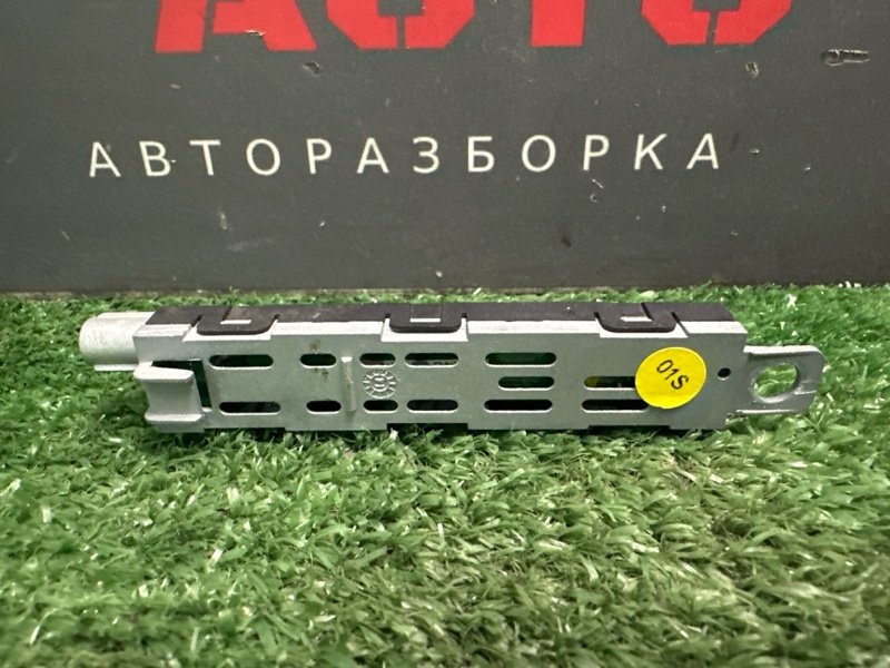 Антенна Skoda Yeti 2014