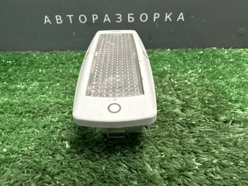 Плафон подсветки салона Skoda Yeti 2014