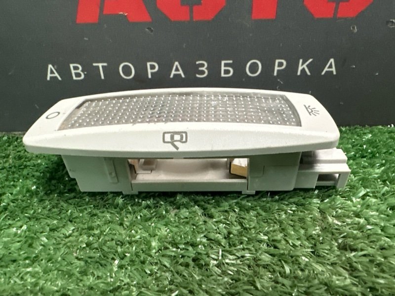 Плафон подсветки салона Skoda Yeti 2014