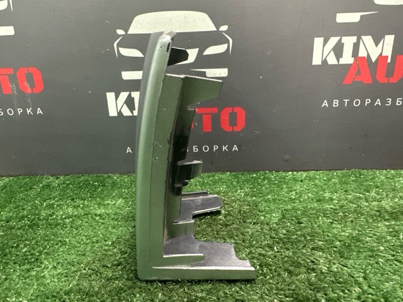 Накладка фонаря Skoda Yeti 2014