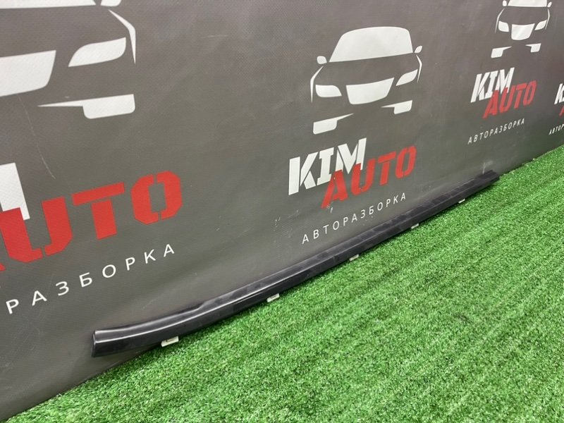 Уплотнитель стекла наружный (Бархотка) Kia Ceed 1 HB 2011 ED