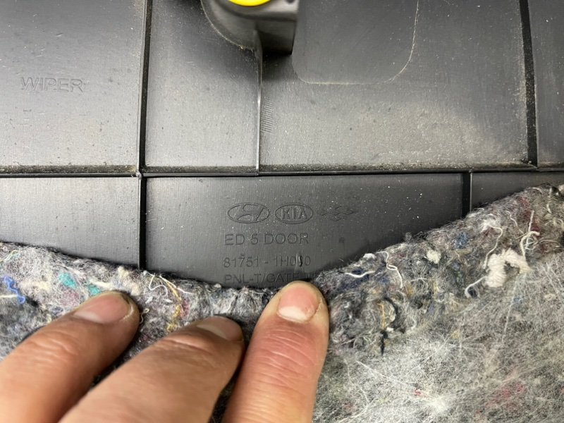Обшивка крышки багажника Kia Ceed 1 HB 2011 ED