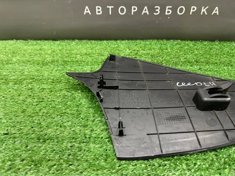 Накладка центральной консоли Kia Ceed 1 HB 2011 ED