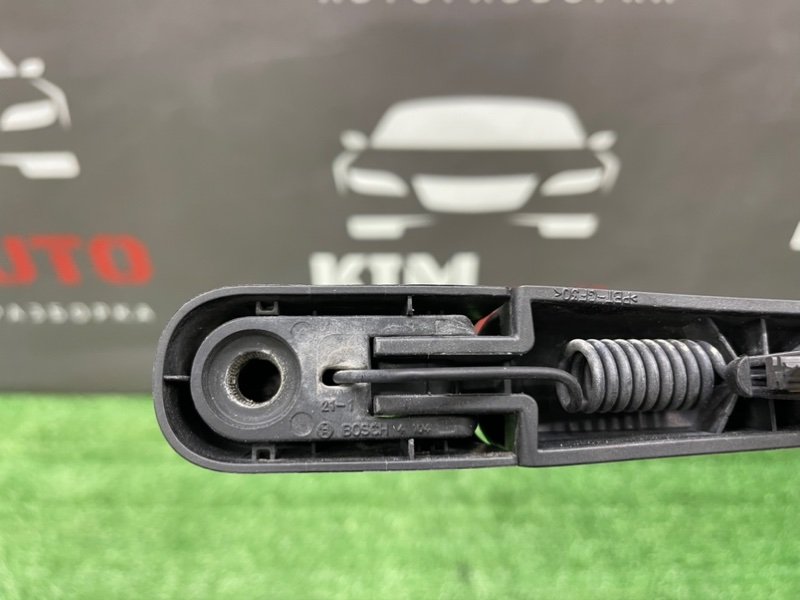 Поводок стеклоочистителя Kia Ceed 1 HB 2011 ED