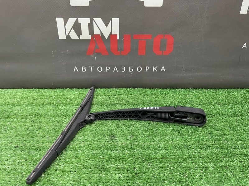 Поводок стеклоочистителя Kia Ceed 1 HB 2011 ED