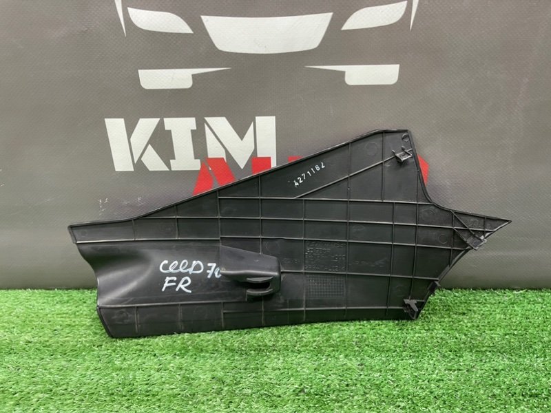 Накладка центральной консоли Kia Ceed 1 HB 2011 ED