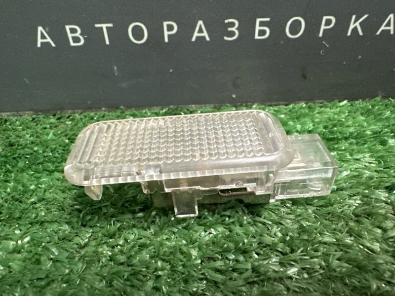 Плафон подсветки багажника Skoda Yeti 2014