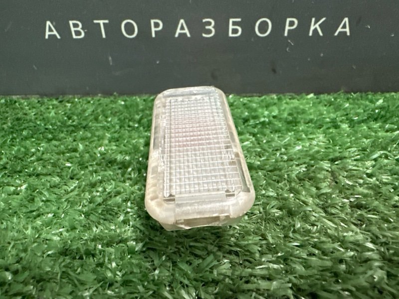Плафон подсветки багажника Skoda Yeti 2014