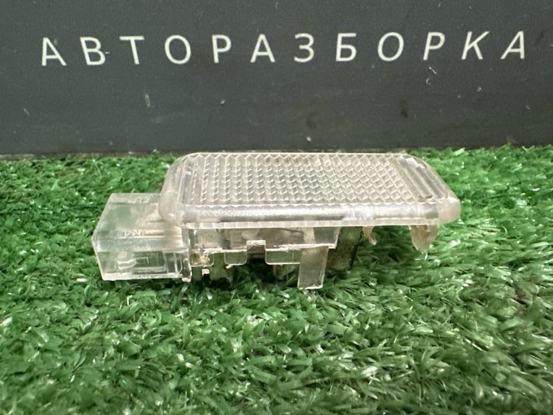 Плафон подсветки багажника Skoda Yeti 2014