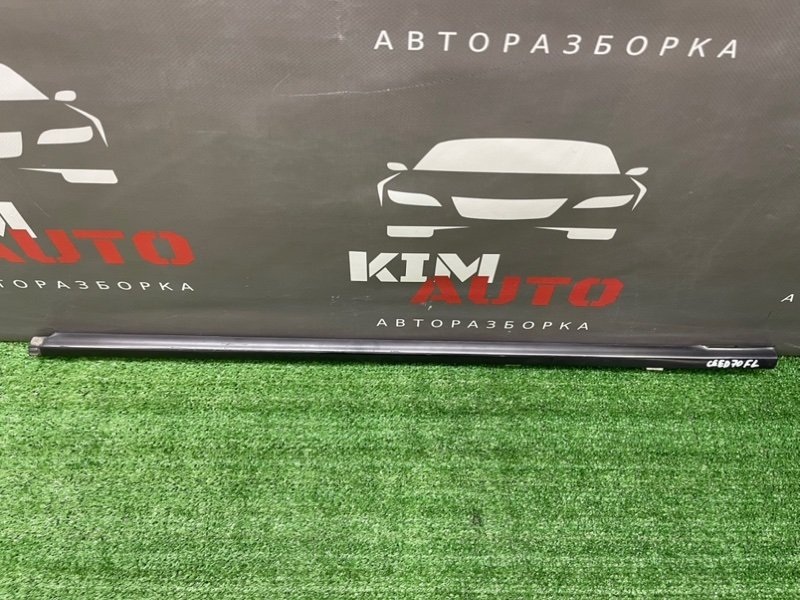 Уплотнитель стекла наружный (Бархотка) Kia Ceed 1 HB 2011 ED