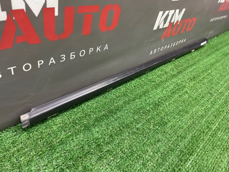 Уплотнитель стекла наружный (Бархотка) Kia Ceed 1 HB 2011 ED
