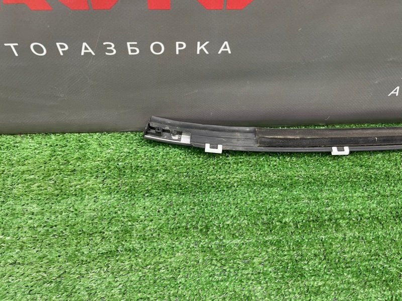 Уплотнитель стекла наружный (Бархотка) Kia Ceed 1 HB 2011 ED