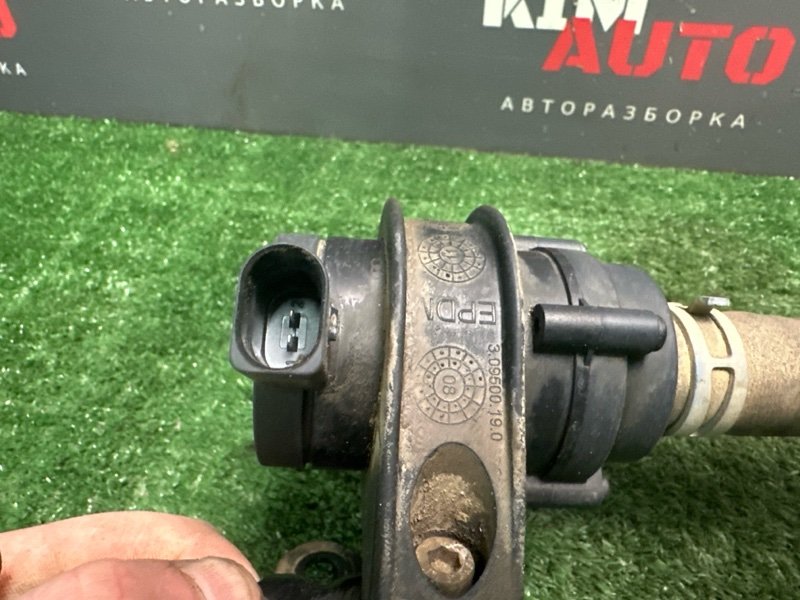 Дополнительный насос помпы Skoda Yeti 2014