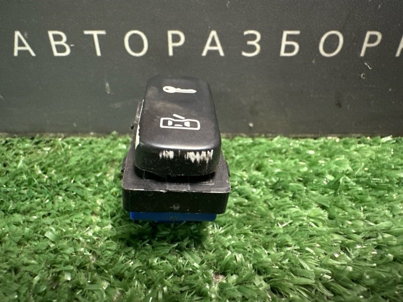 Кнопка центрального замка Skoda Yeti 2014