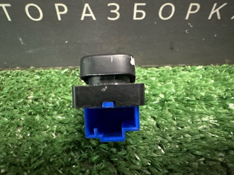 Кнопка центрального замка Skoda Yeti 2014