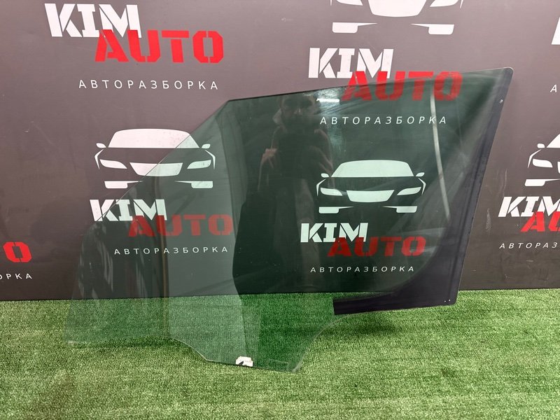 Стекло двери Skoda Yeti 2014