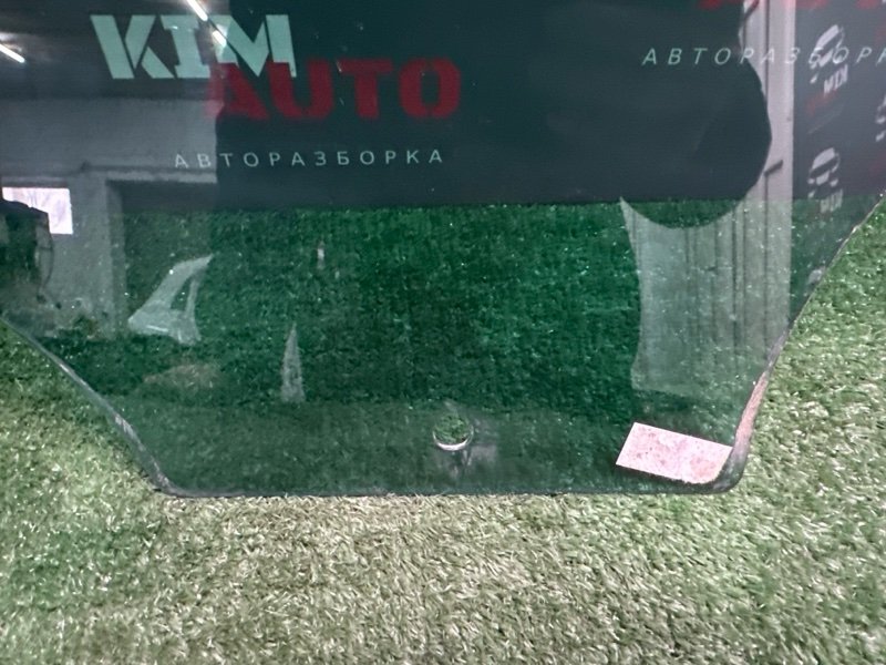Стекло двери Skoda Yeti 2014