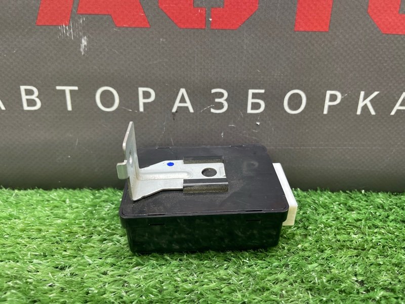 Блок управления центральным замком Kia Ceed 1 HB 2011 ED