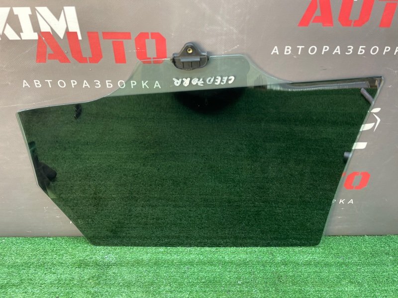 Стекло двери Kia Ceed 1 HB 2011 ED