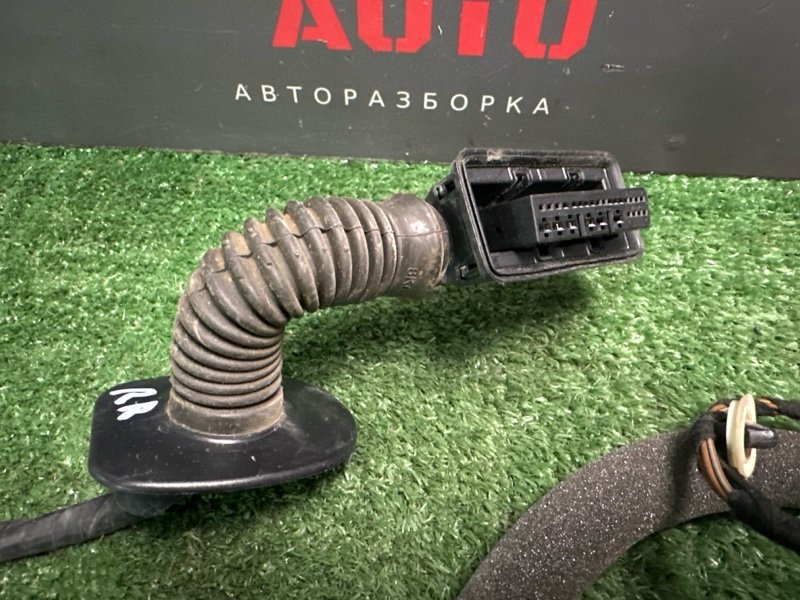 Проводка двери Skoda Octavia 2014 A7