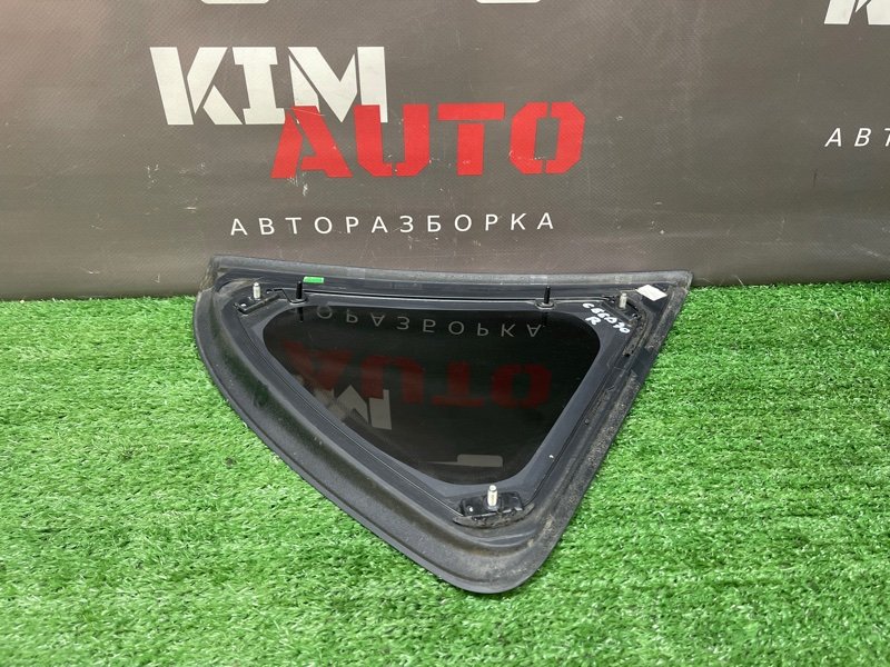 Стекло глухое заднее Kia Ceed 1 HB 2011 ED