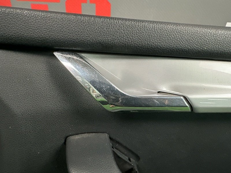 Обшивка двери Skoda Octavia 2014 A7