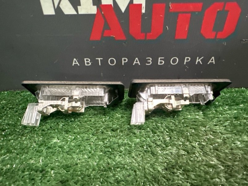 Плафон подсветки номера Skoda Octavia 2014 A7