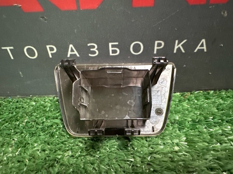 Накладка датчика света. Skoda Octavia 2014 A7